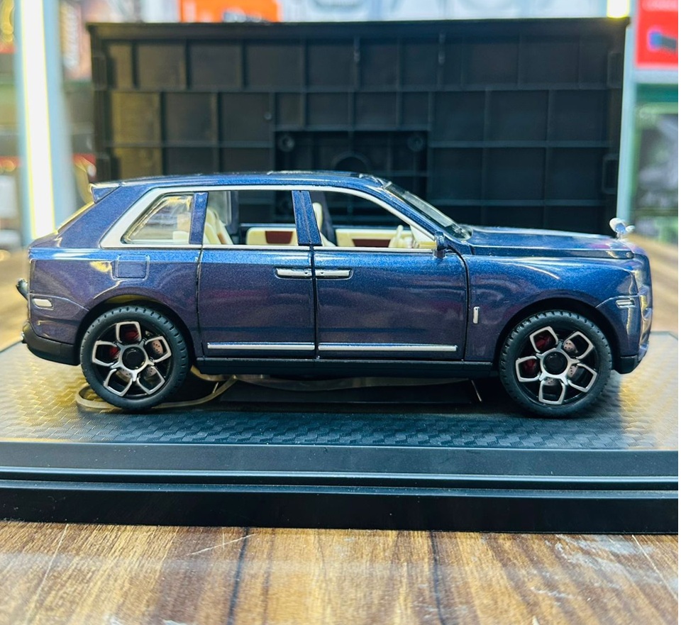 1:24 Scale Rolls-Royce Die-Cast Car