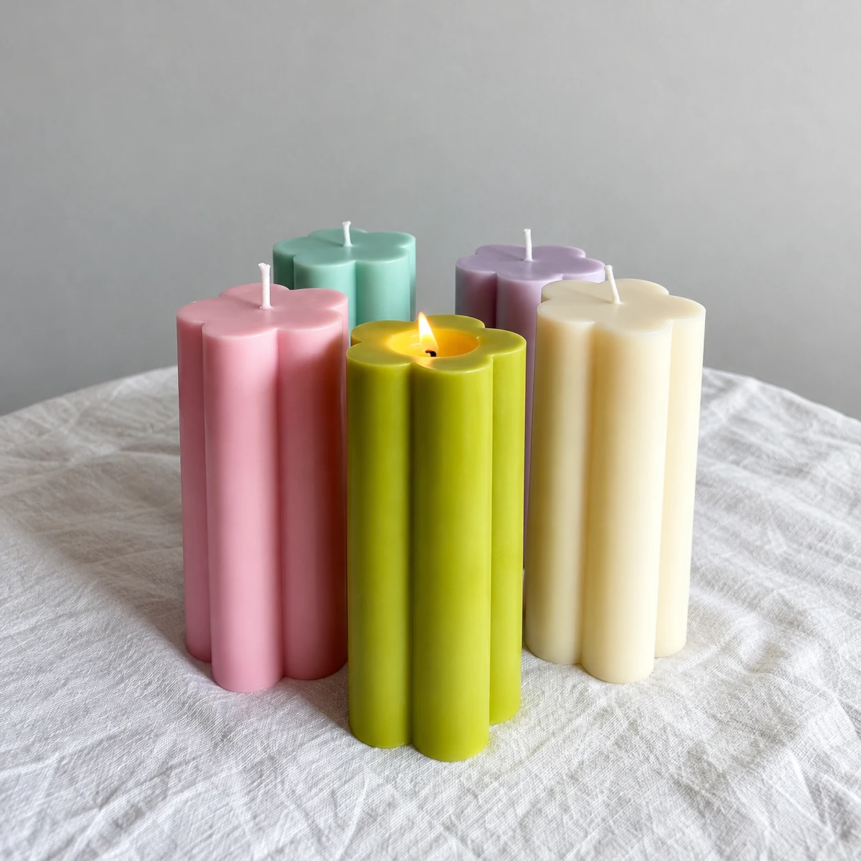 Bright Flower-Shaped Pillar Candle